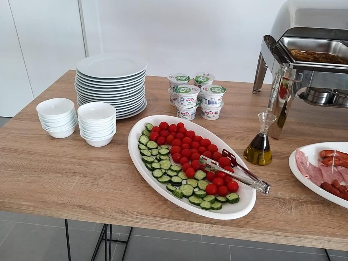Vlorë H&M Hotel מראה חיצוני תמונה